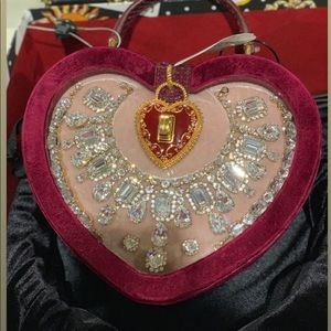 Meet your Posher, Tatia